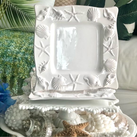 New! White Ceramic Seashell Scalloped Plates - Picture 1 of 5